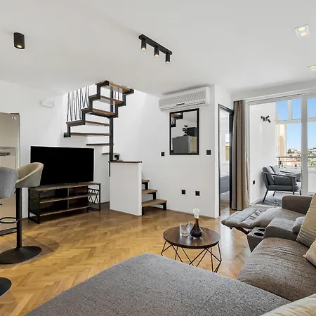 Sanja Center * 마카르스카