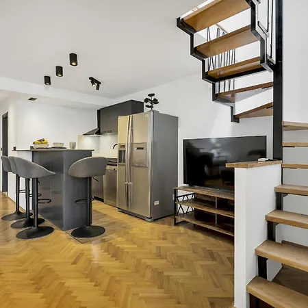 Sanja Center * 마카르스카