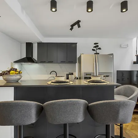 Appartement Sanja Center *