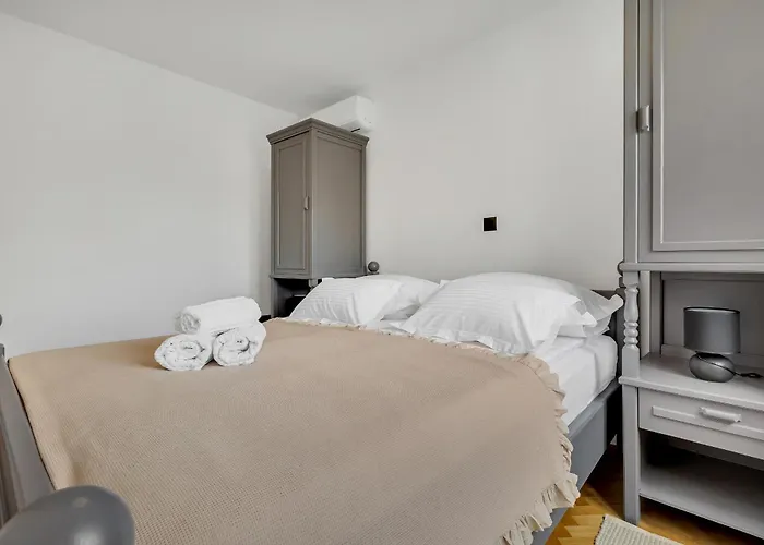 Sanja Center * 마카르스카