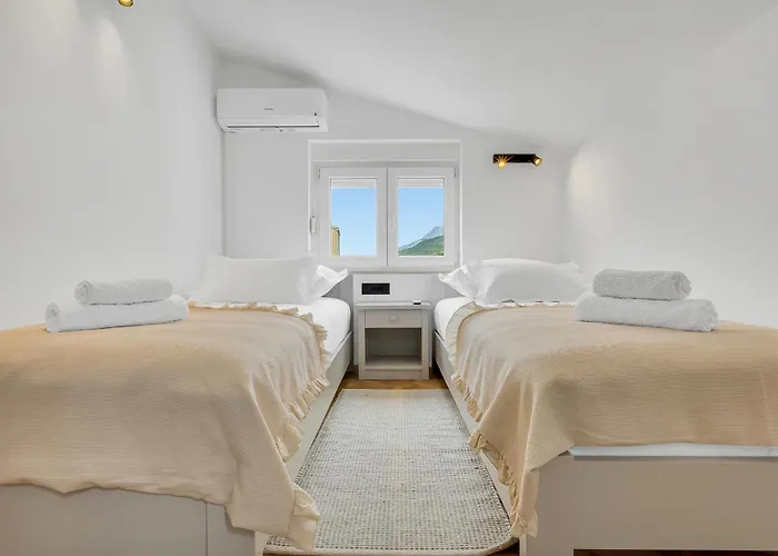 Sanja Center 아파트