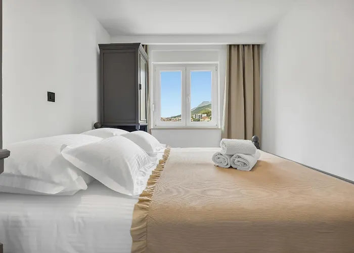 Sanja Center 아파트 *