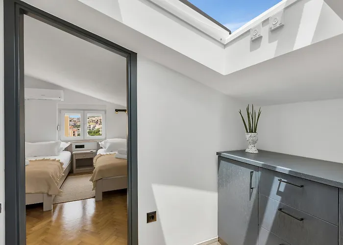 Sanja Center * 마카르스카