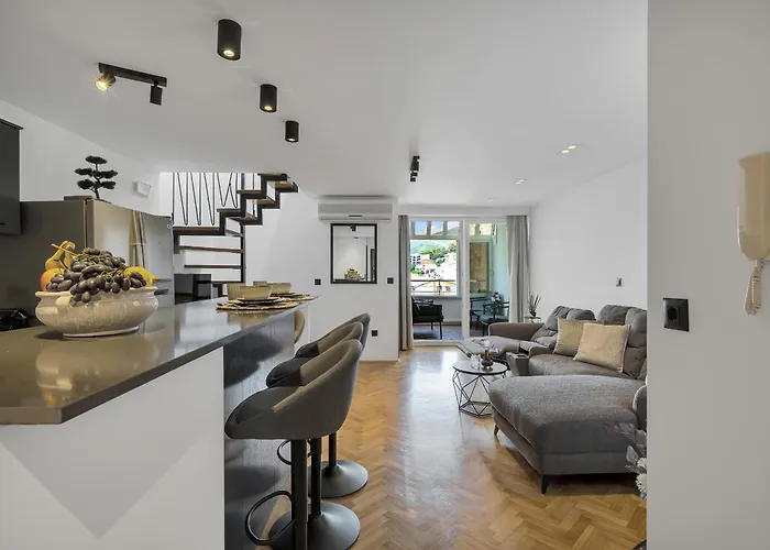 Sanja Center 마카르스카